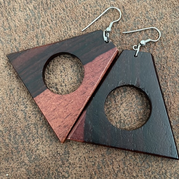 two tone wood dangle earrings - Picture 4 of 5